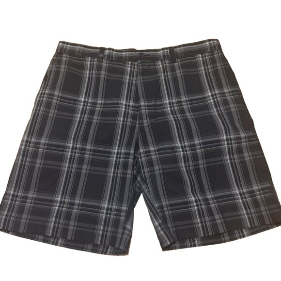 PGA TOUR Shorts, Men's Size 36, Shades of Gray Plaid, Golf Shorts, Flat Front - Picture 1 of 4